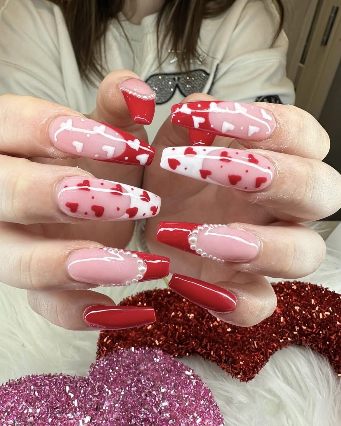 Valentine's hearts & pearls nails